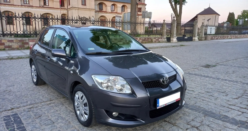 Toyota Auris cena 19900 przebieg: 139970, rok produkcji 2007 z Starachowice małe 137